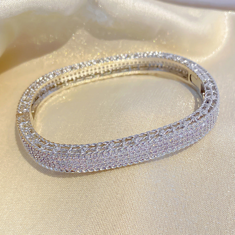Aurelle Luxe Crystal Bangle