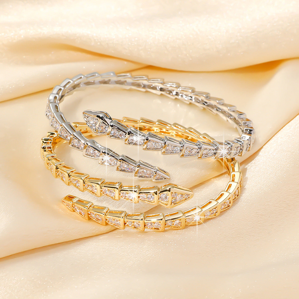 Elaria V-Link Crystal Bangle