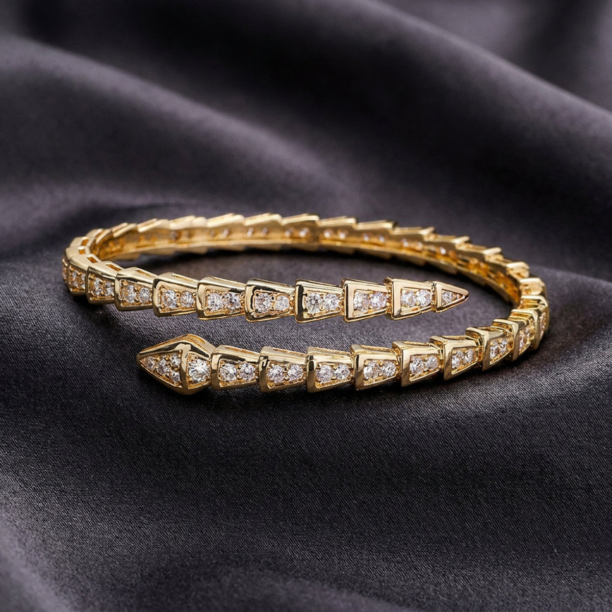 Elaria V-Link Crystal Bangle